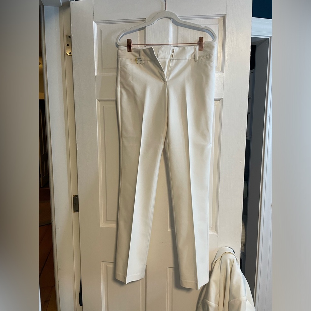White New York & Company 7th Avenue Size 4 Suit Pants.